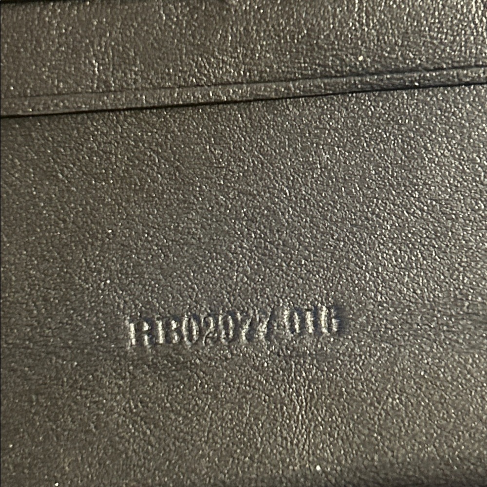 Rag & Bone Distressed silver zip around leather Wallet - Picture 11 of 11